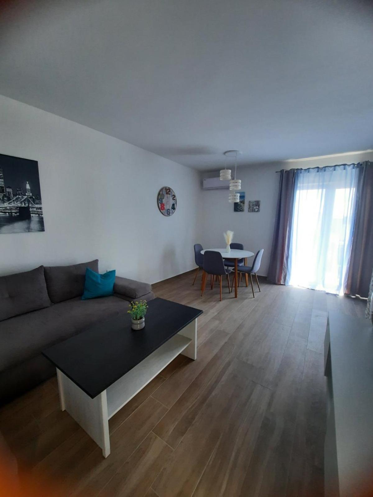 Gabrijel Apartment *